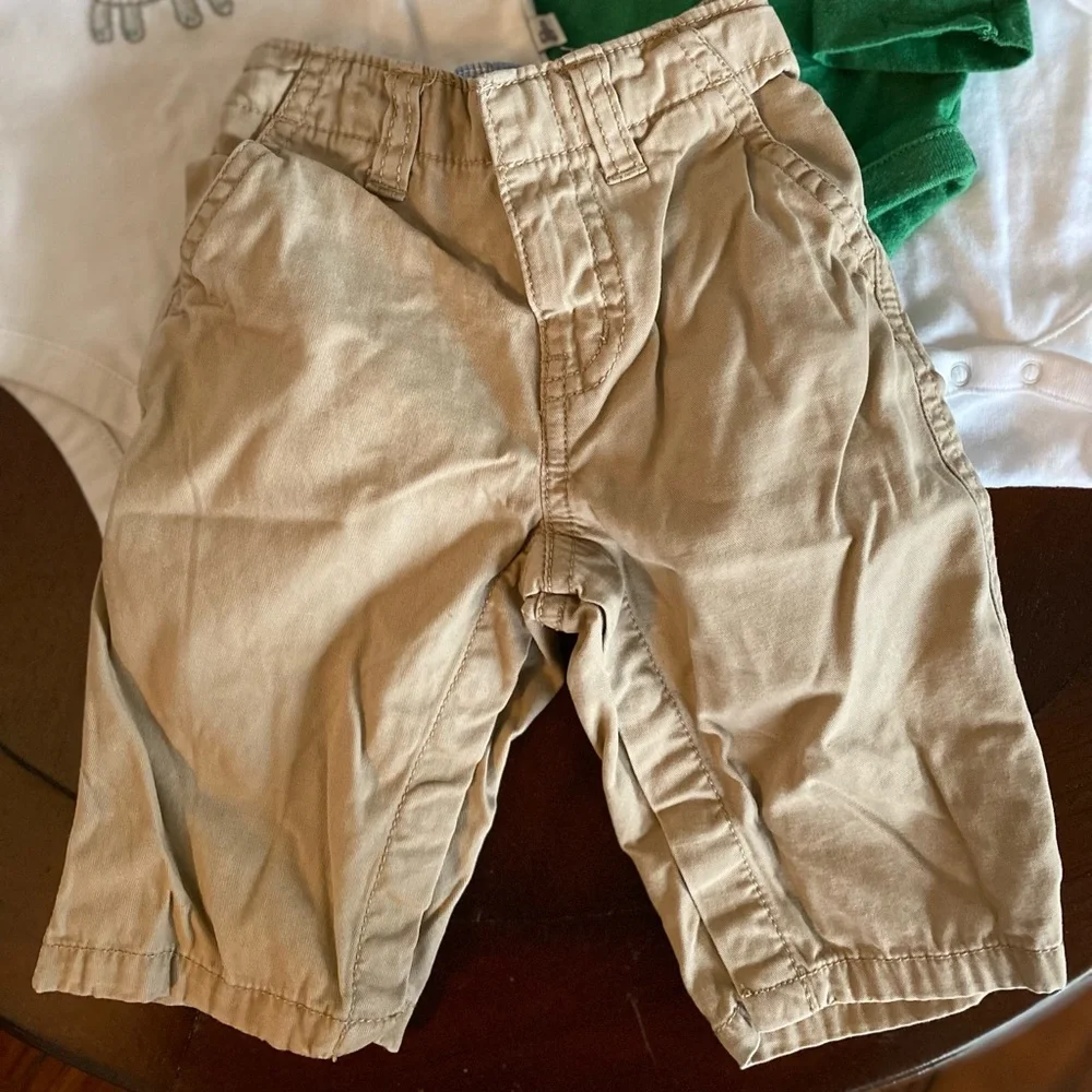 Gap Bundle long sleeve onesie Khaki pants size 3-6M